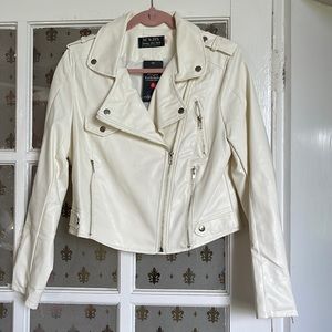 Cream colored Moto jacket never worn extra-large run small more like a large